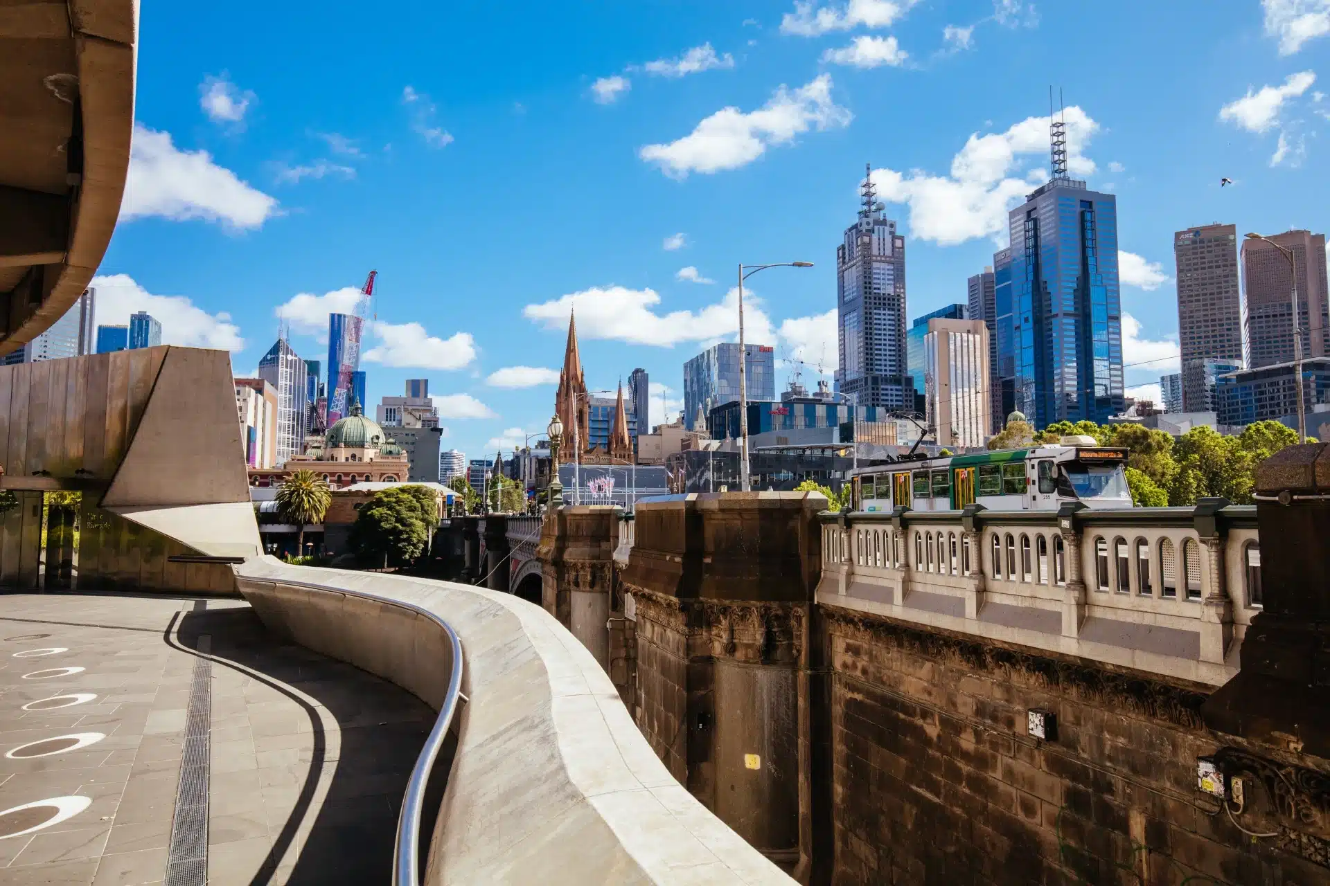 Yarra river views of melbourne in australia